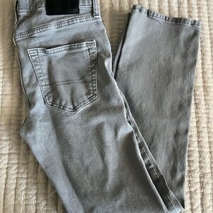 Hollister Men's Light Gray Slim Straight Jeans